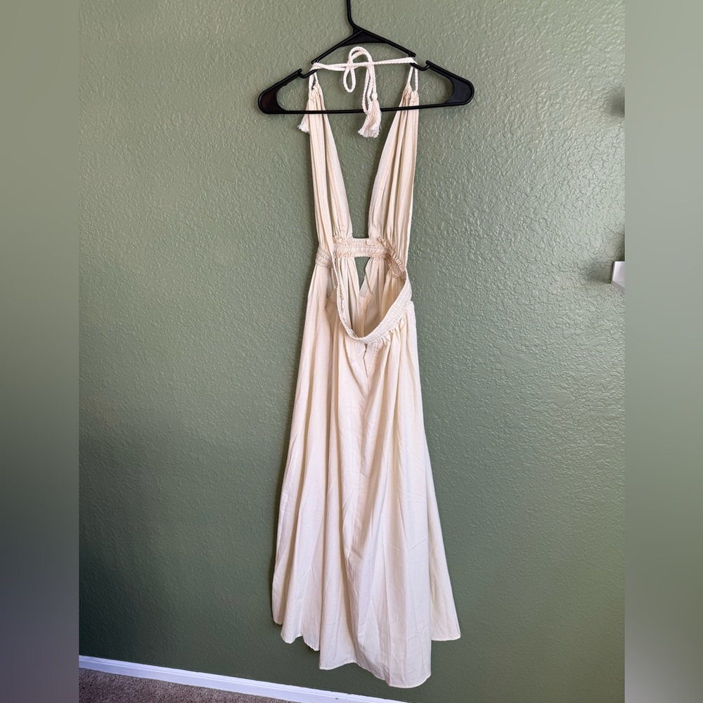 Elegant Cream Maternity Maxi Dress with Deep V - Picture 4 of 4